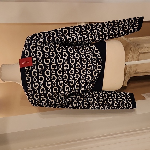 NWT ❗️ Guess navy and white logo sweater size medium - Picture 6 of 13